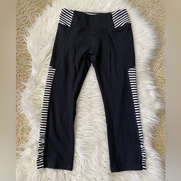 {Calia} Essential Stripe Tight Fit Capri in Black & White - Women’s Small - Picture 3 of 11